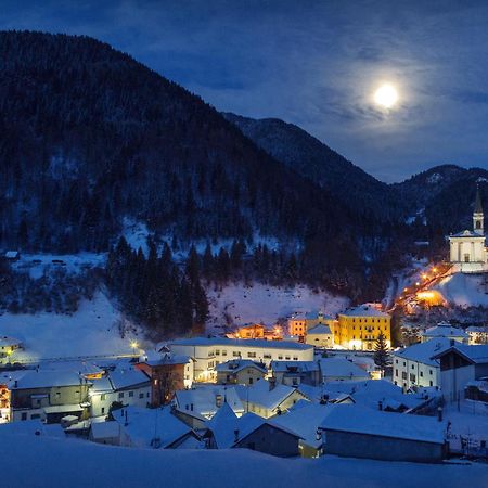Albergo Diffuso Paularo エクステリア 写真