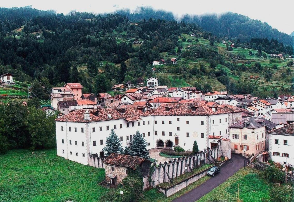 Albergo Diffuso Paularo エクステリア 写真
